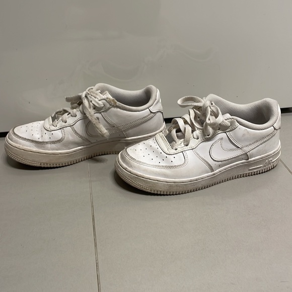 Nike older kids Airforce 1 - Picture 3 of 9